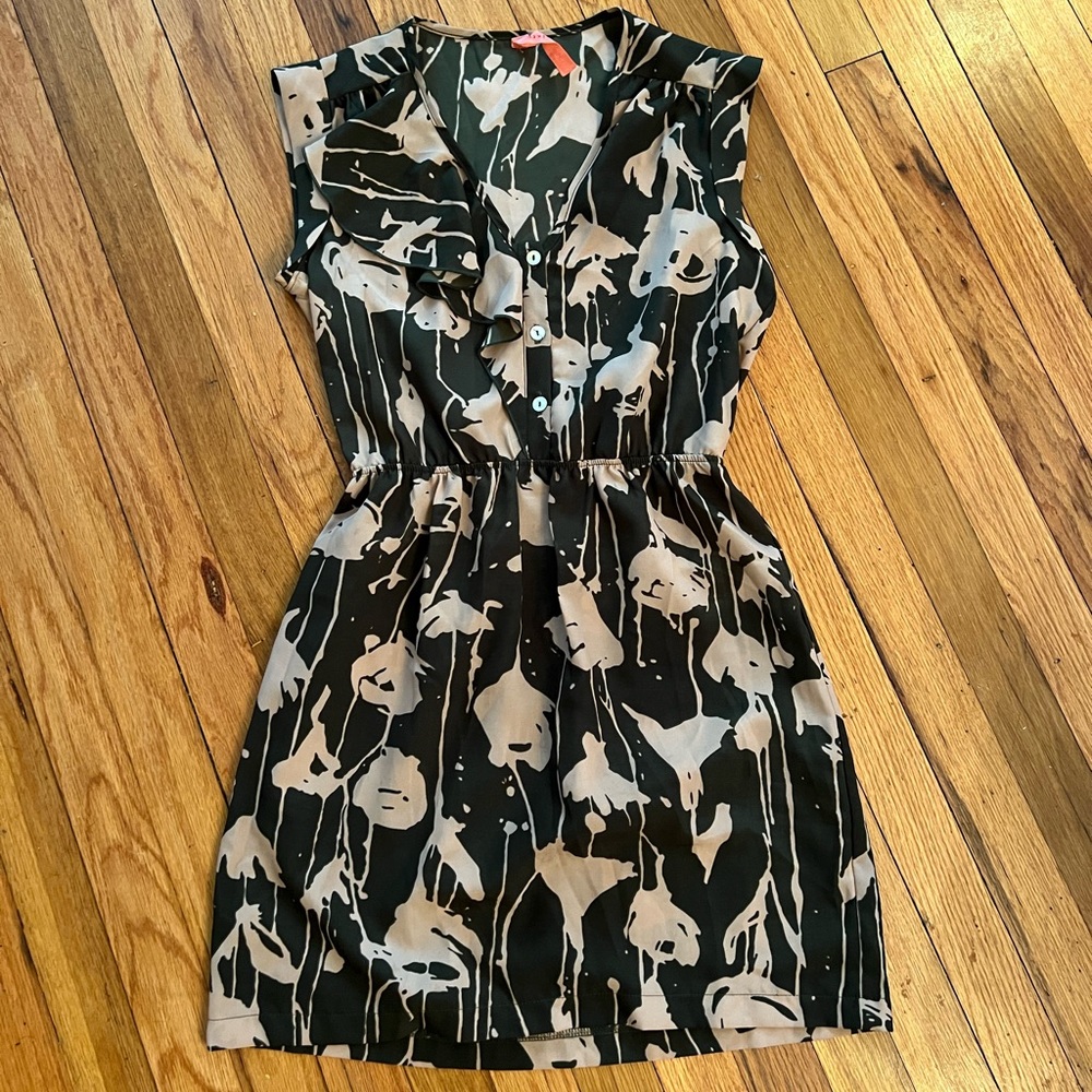 Ruffle Neckline Patterned Dress - image 1